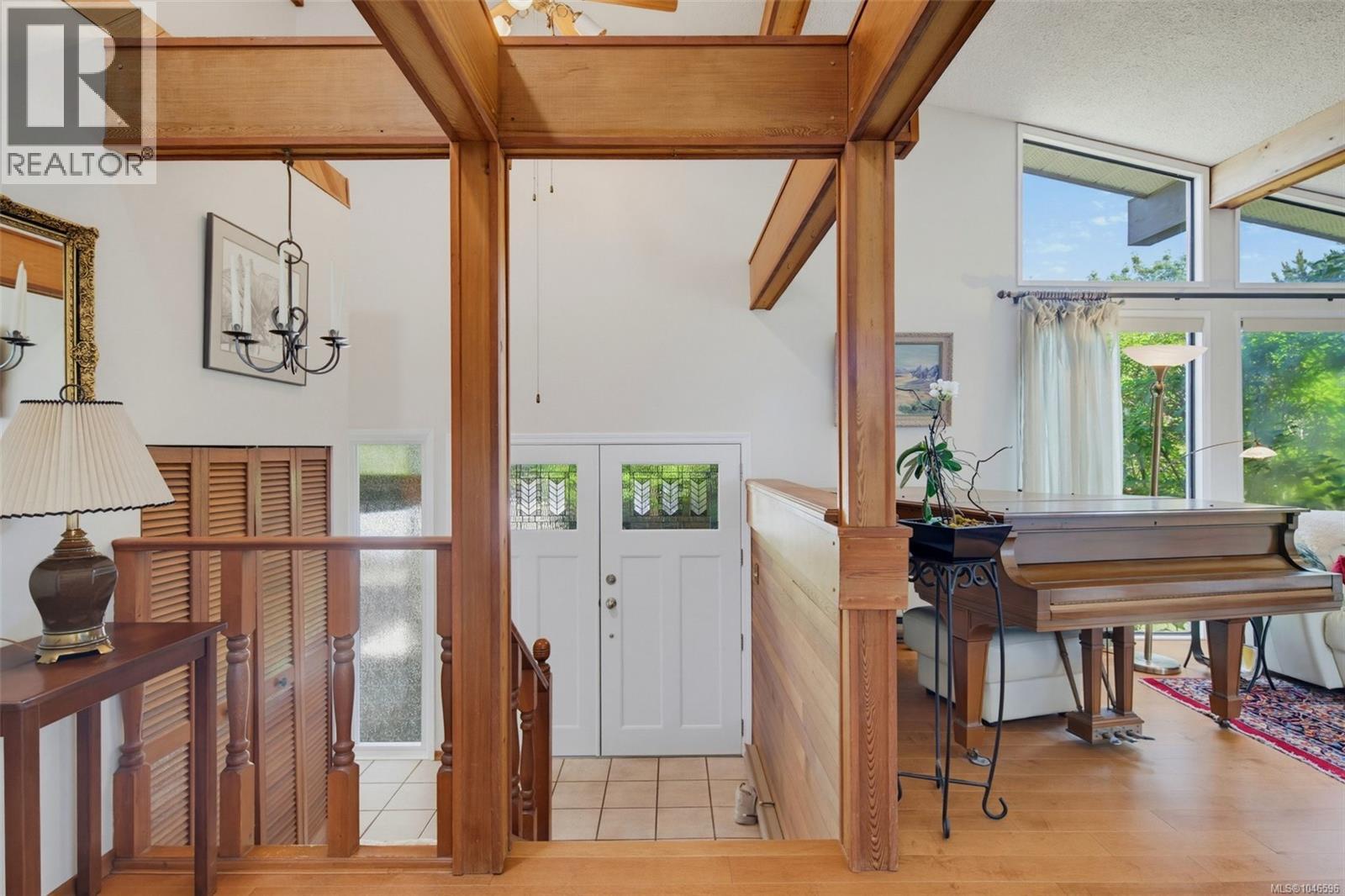 4070 Larchwood Dr - 6