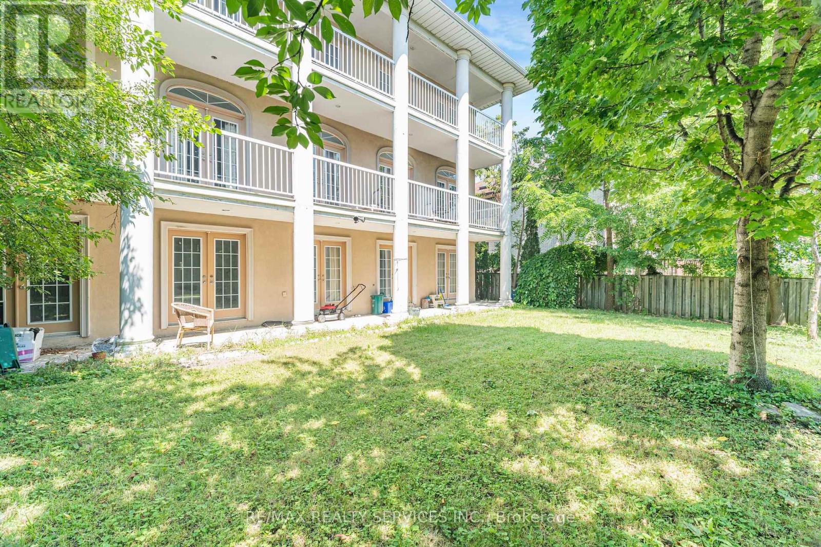 135 SPRUCE AVENUE - Image 19