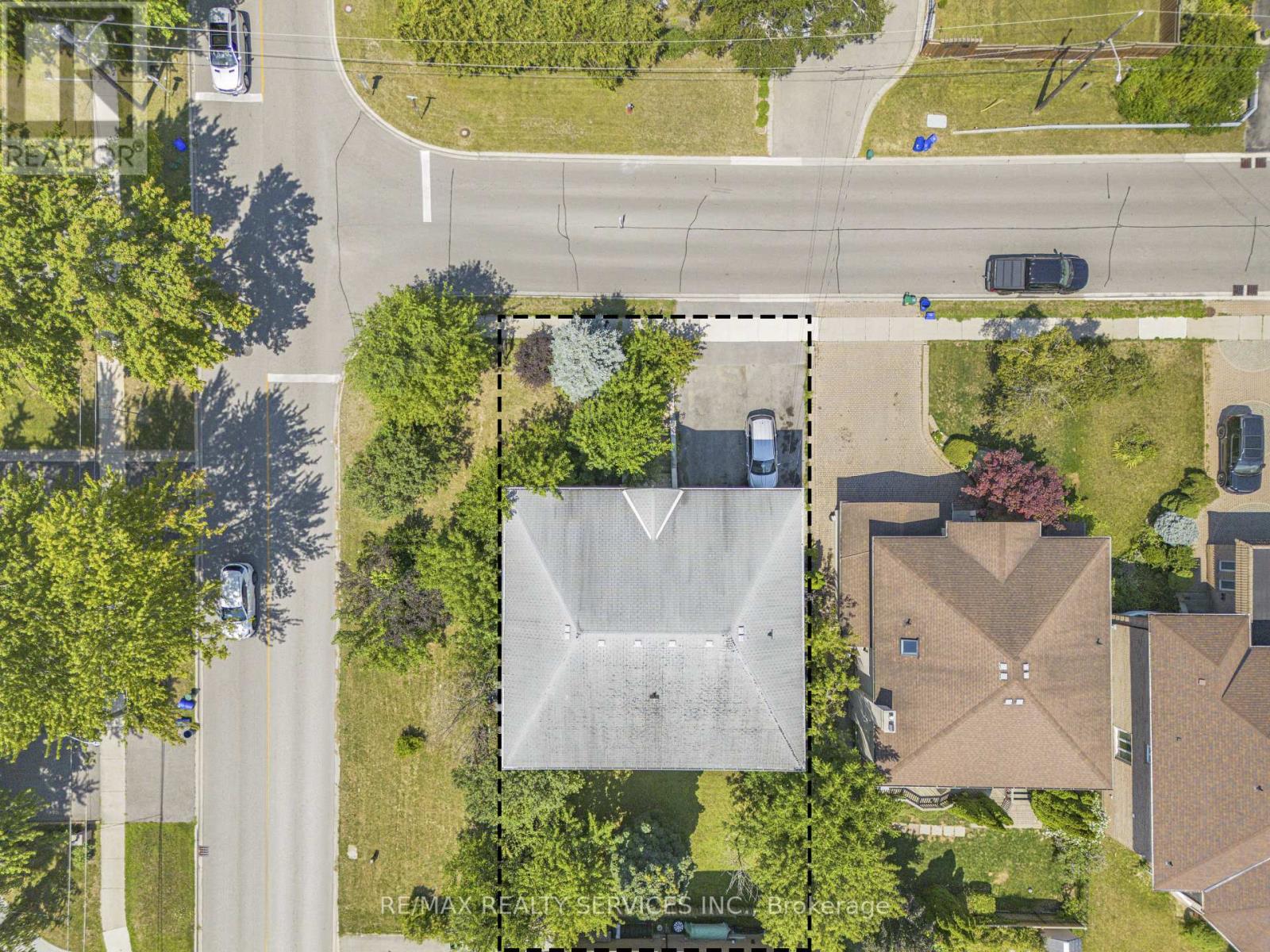 135 SPRUCE AVENUE - 2