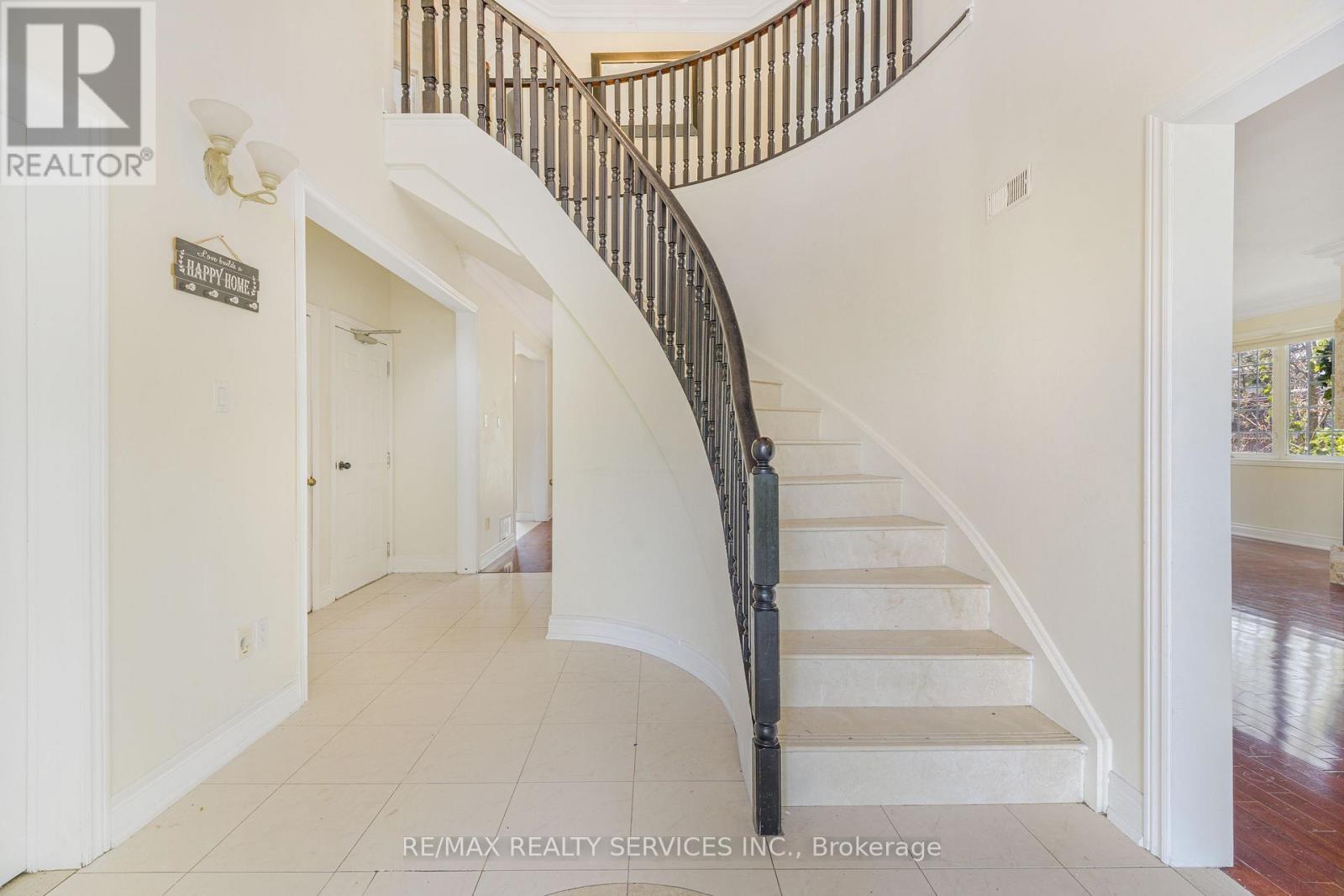 135 SPRUCE AVENUE - Image 7