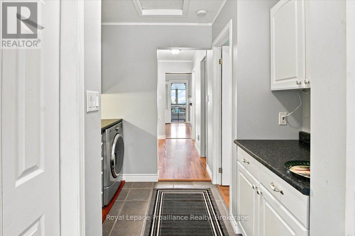 40 RIVERVIEW DRIVE - 7