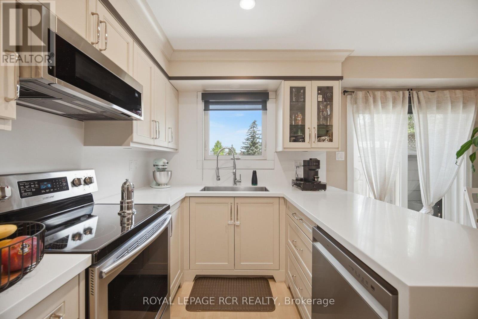 31 ALDERBROOK PLACE - 9