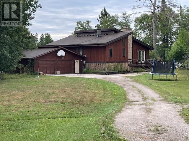 699 Coombes DR