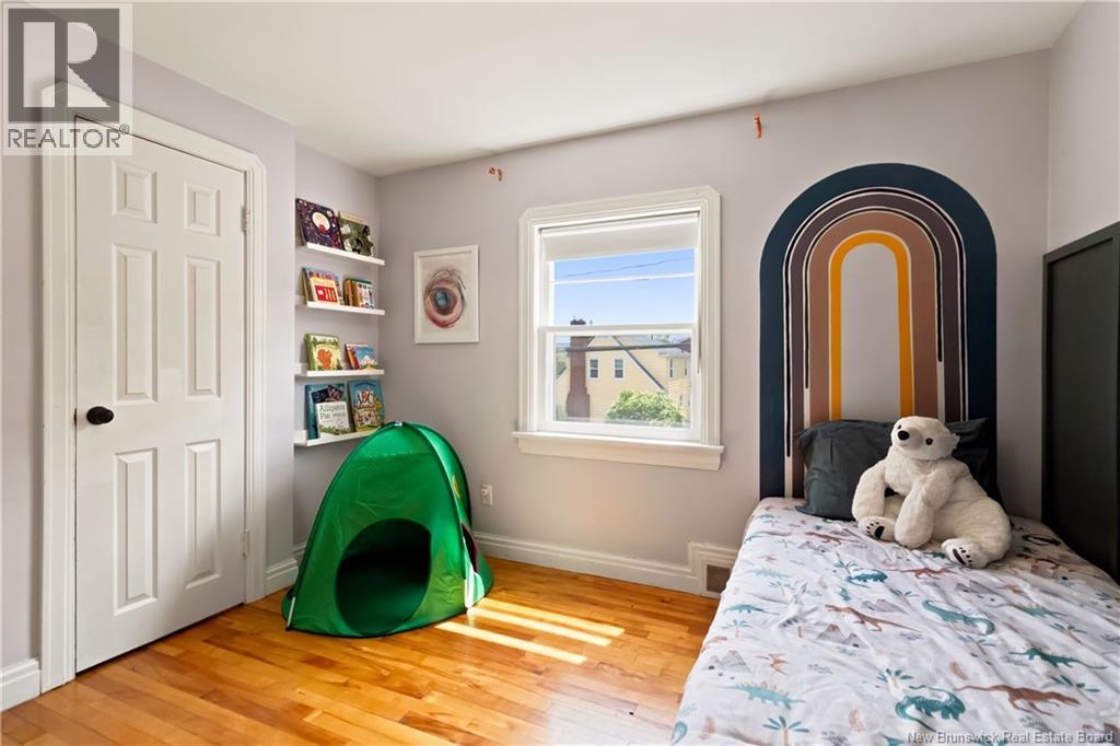109 Burlington Avenue - 27