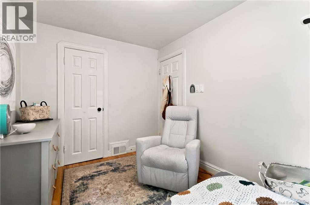 109 Burlington Avenue - 25