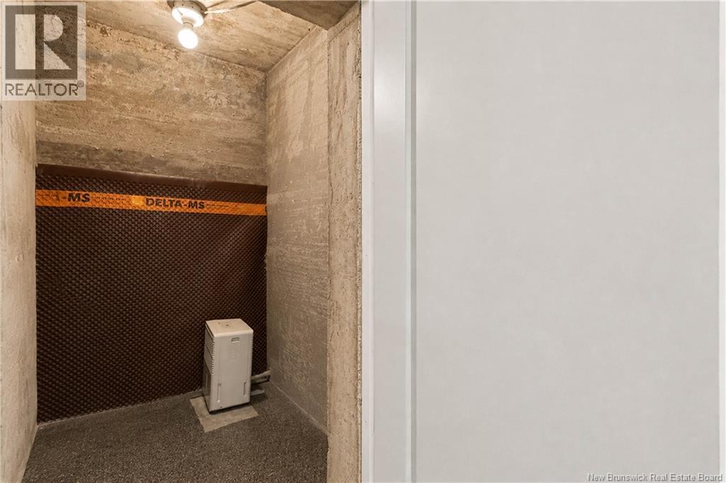 109 Burlington Avenue - 41