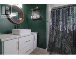 29 Hartland Avenue thumbnail 13