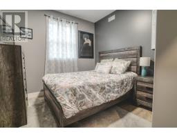 29 Hartland Avenue thumbnail 15