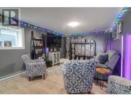 29 Hartland Avenue thumbnail 19