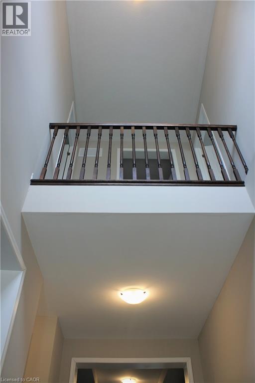 31 POINTER Street — photo 2