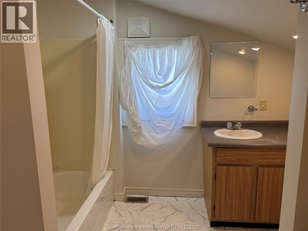 26 Charteris STREET - 9