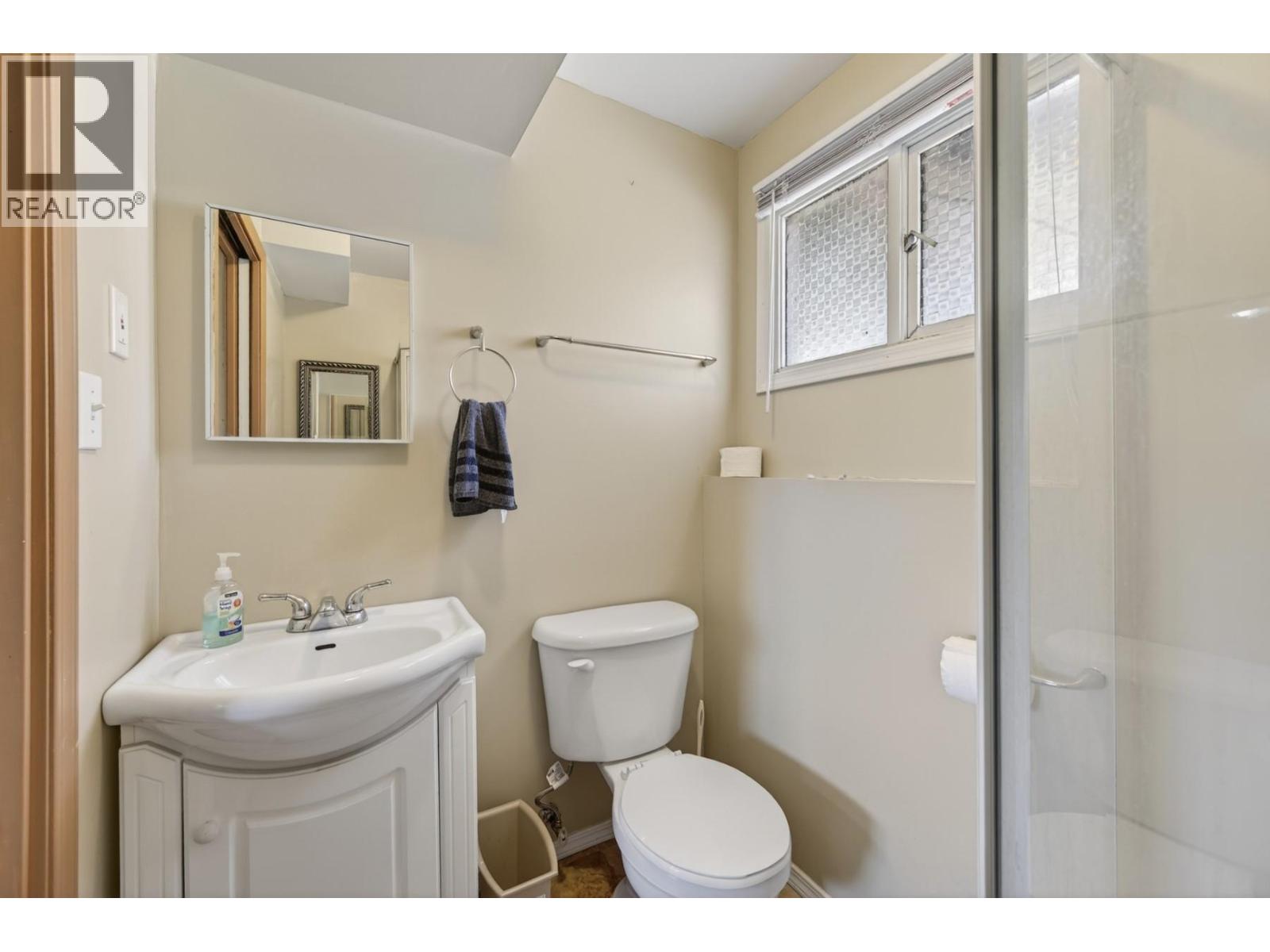 1106 Maclean Crescent - Image 27