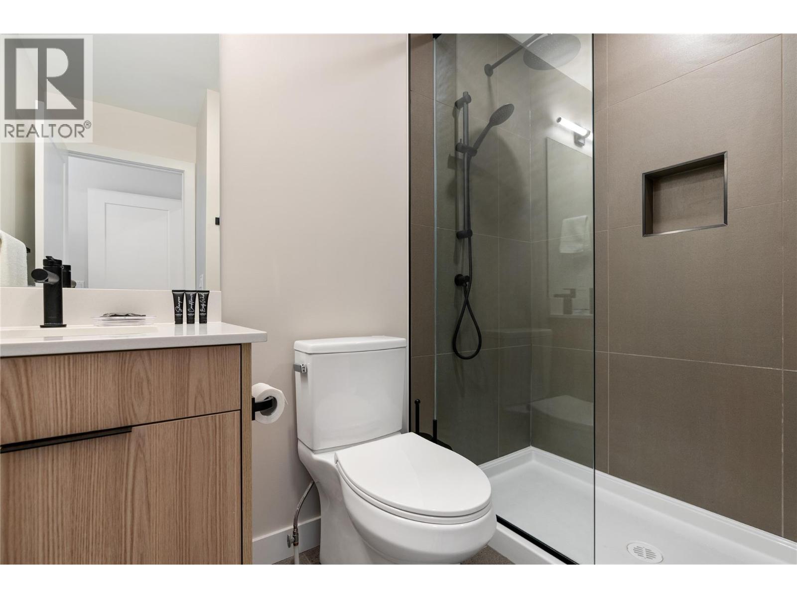 #403 2116 Panorama Drive - 29