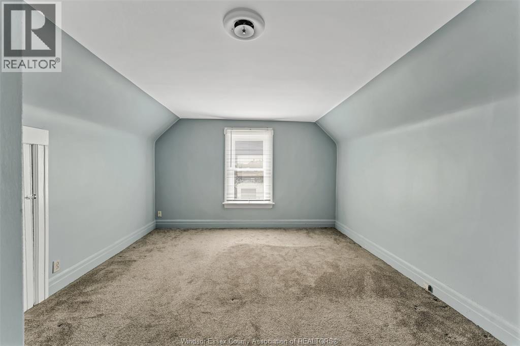 841 PIERRE AVENUE - 16