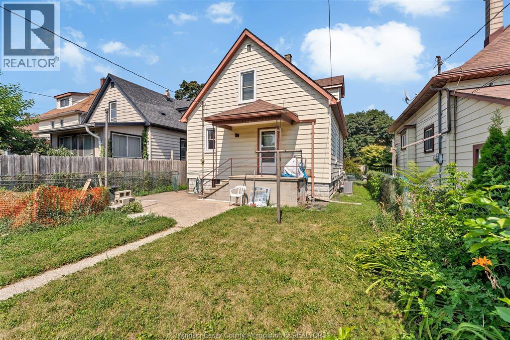 841 PIERRE AVENUE - 27