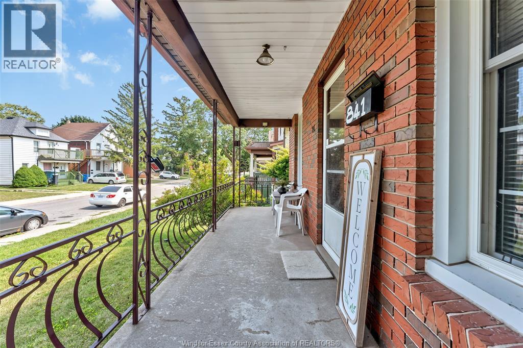841 PIERRE AVENUE - 4