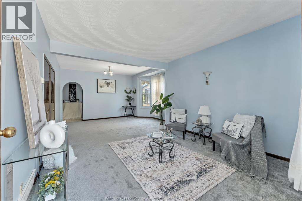 841 PIERRE AVENUE - 6