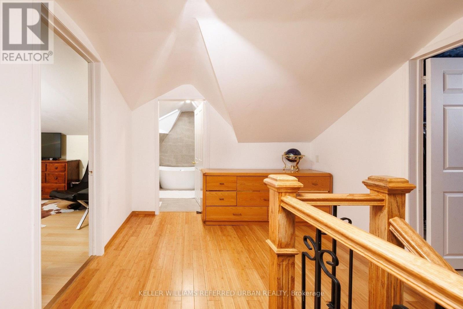6 ELMHURST DRIVE - 22