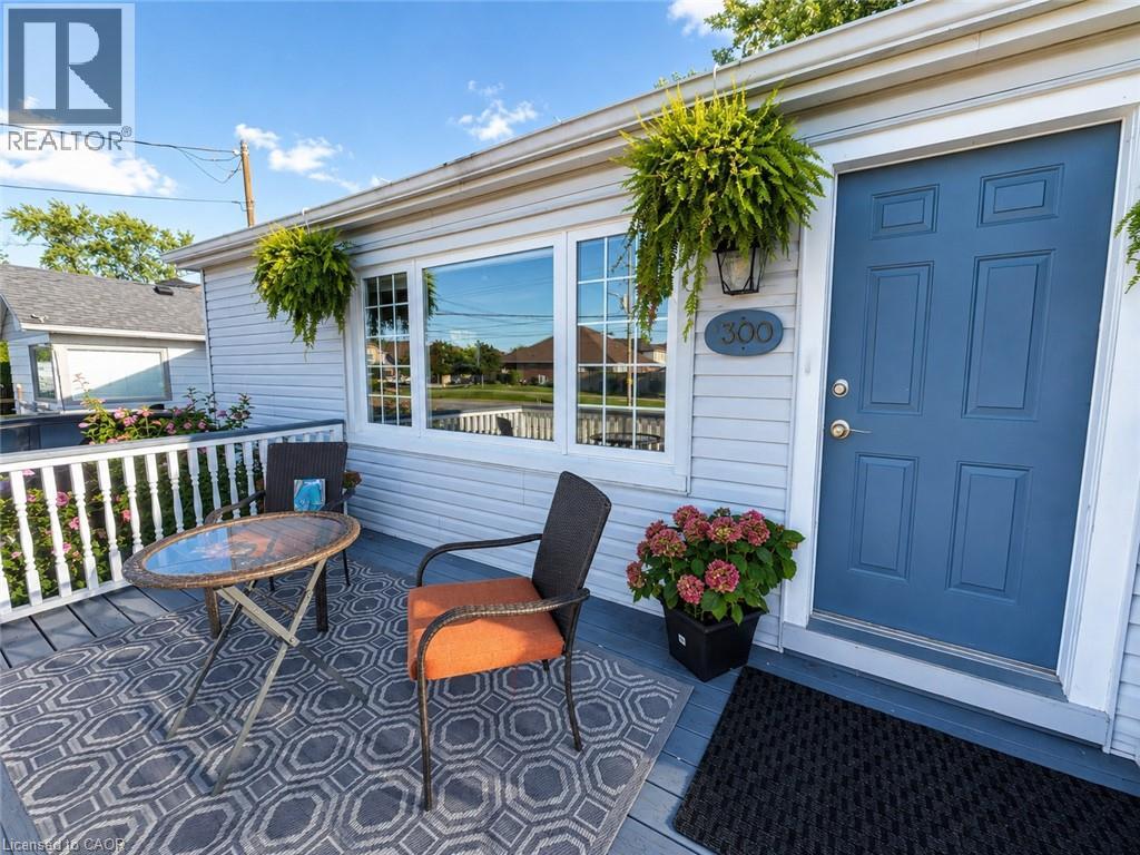 1300 BARTON Street - 4