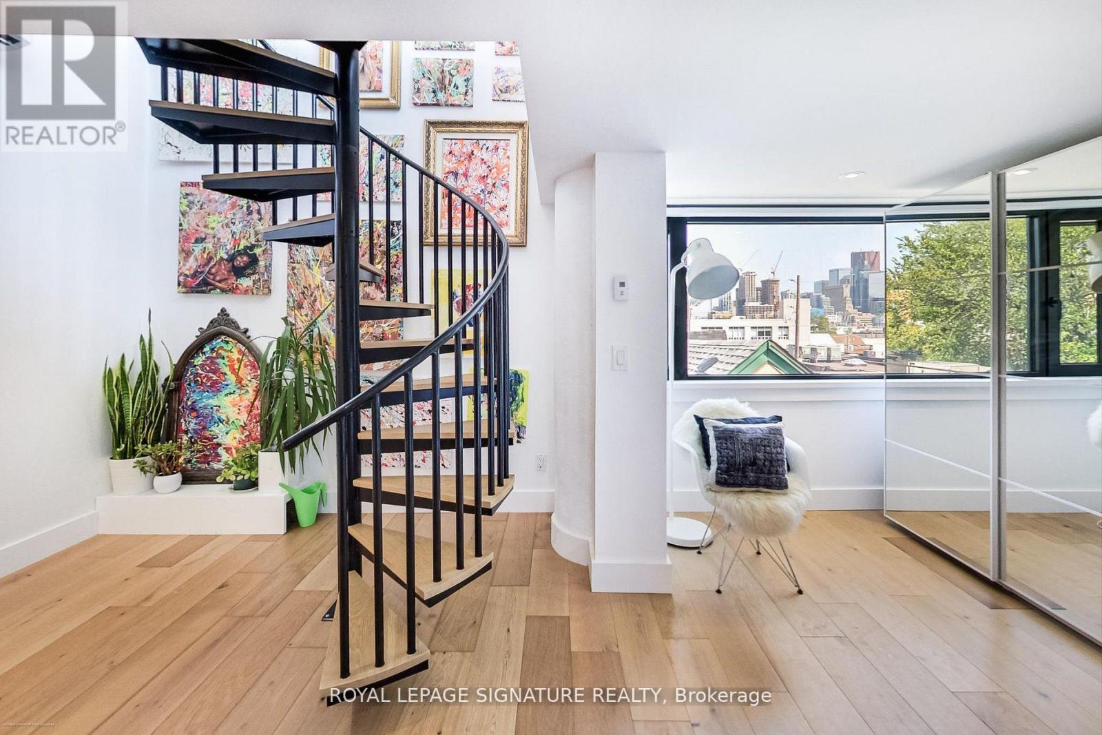 6 LITTLEHAYES LANE - 16