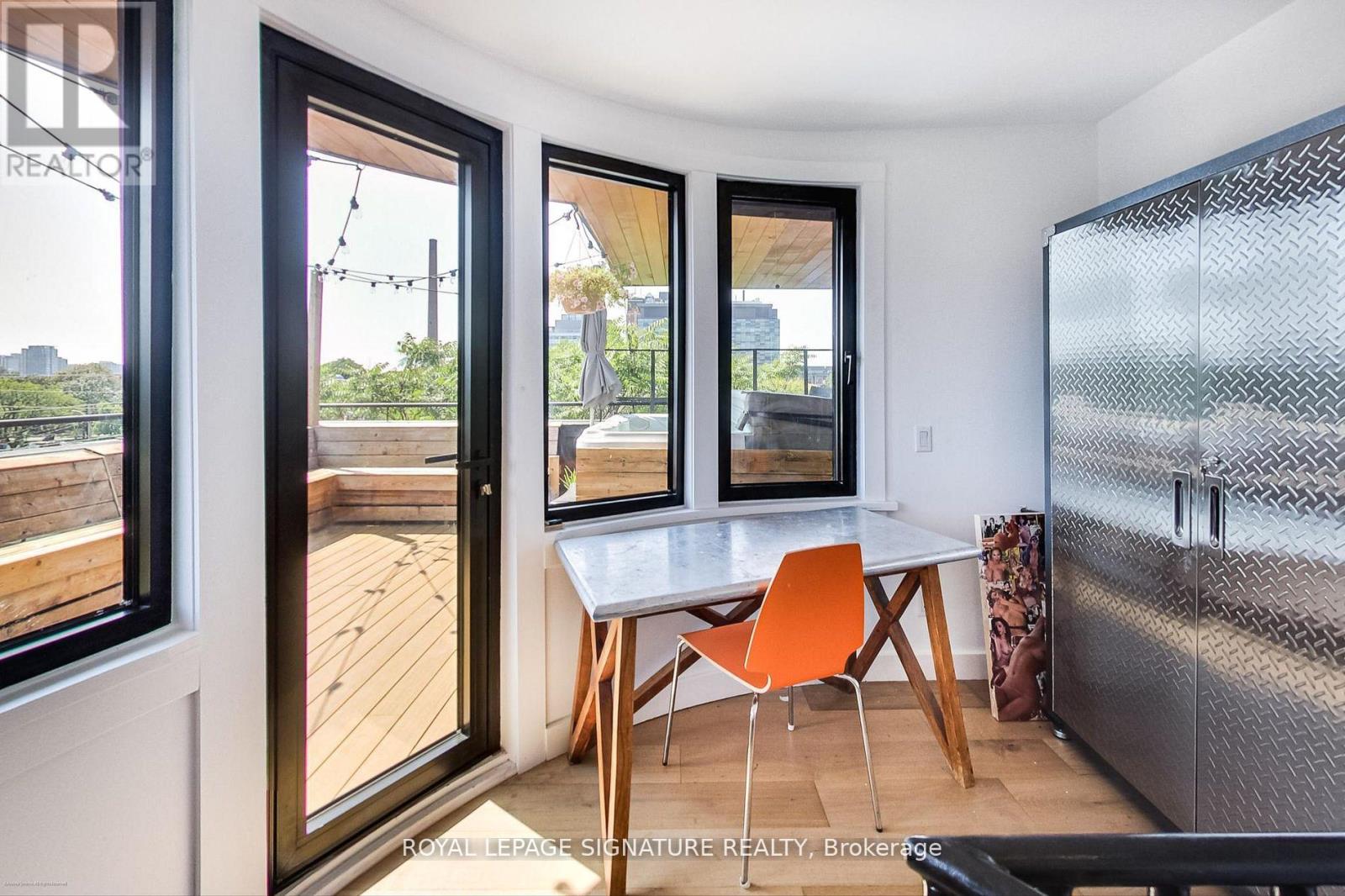6 LITTLEHAYES LANE - 21