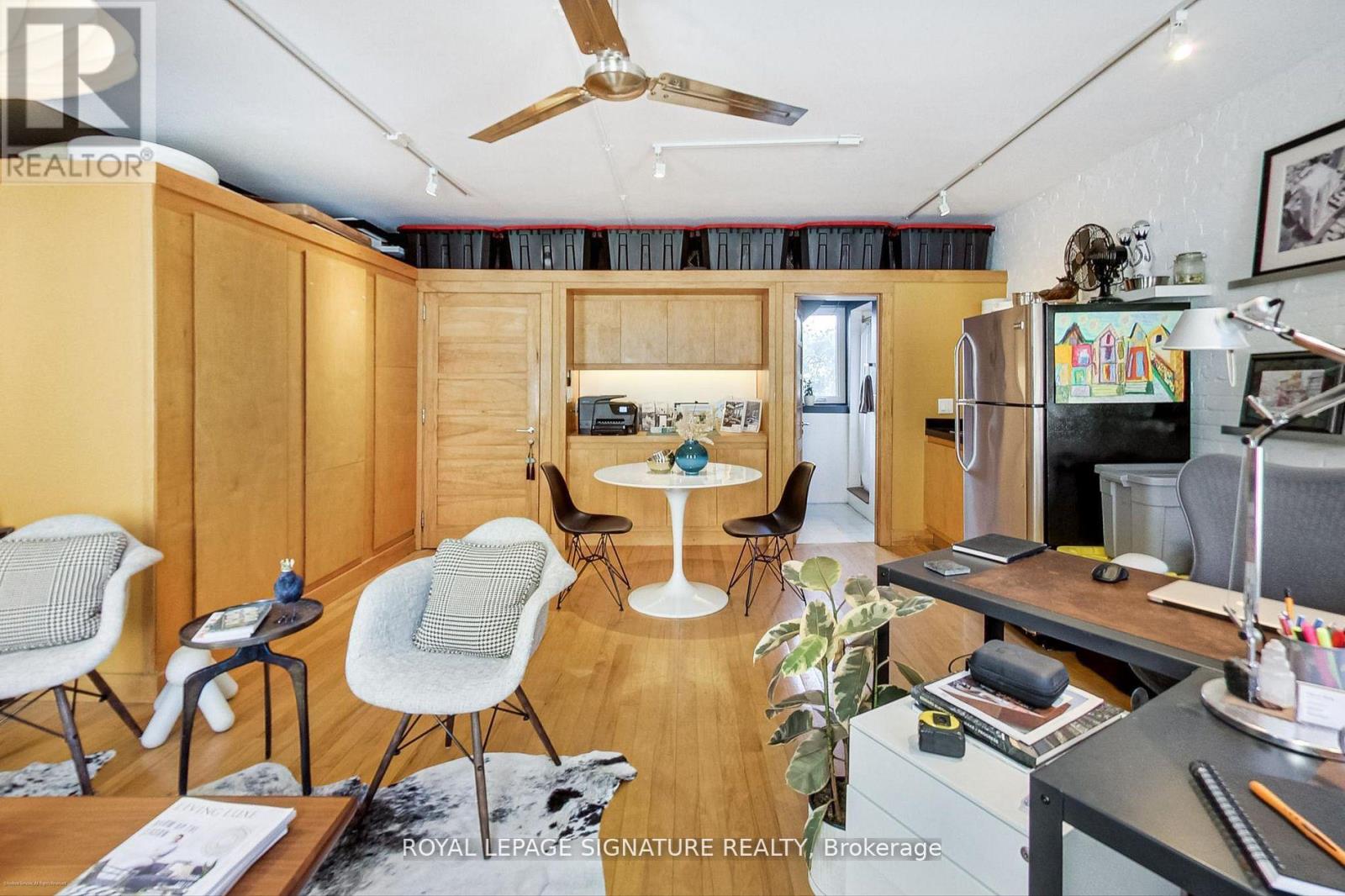 6 LITTLEHAYES LANE - 30
