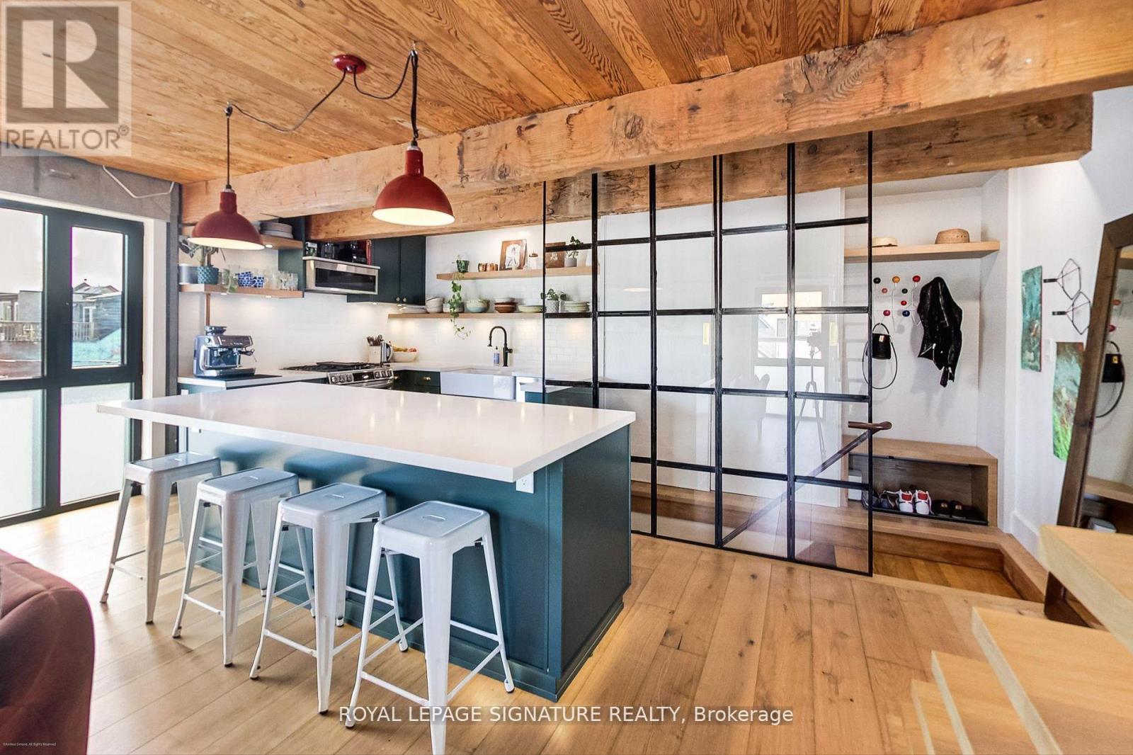 6 LITTLEHAYES LANE - 6