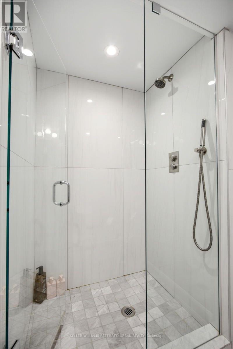 #1501 3000 BATHURST STREET - 23