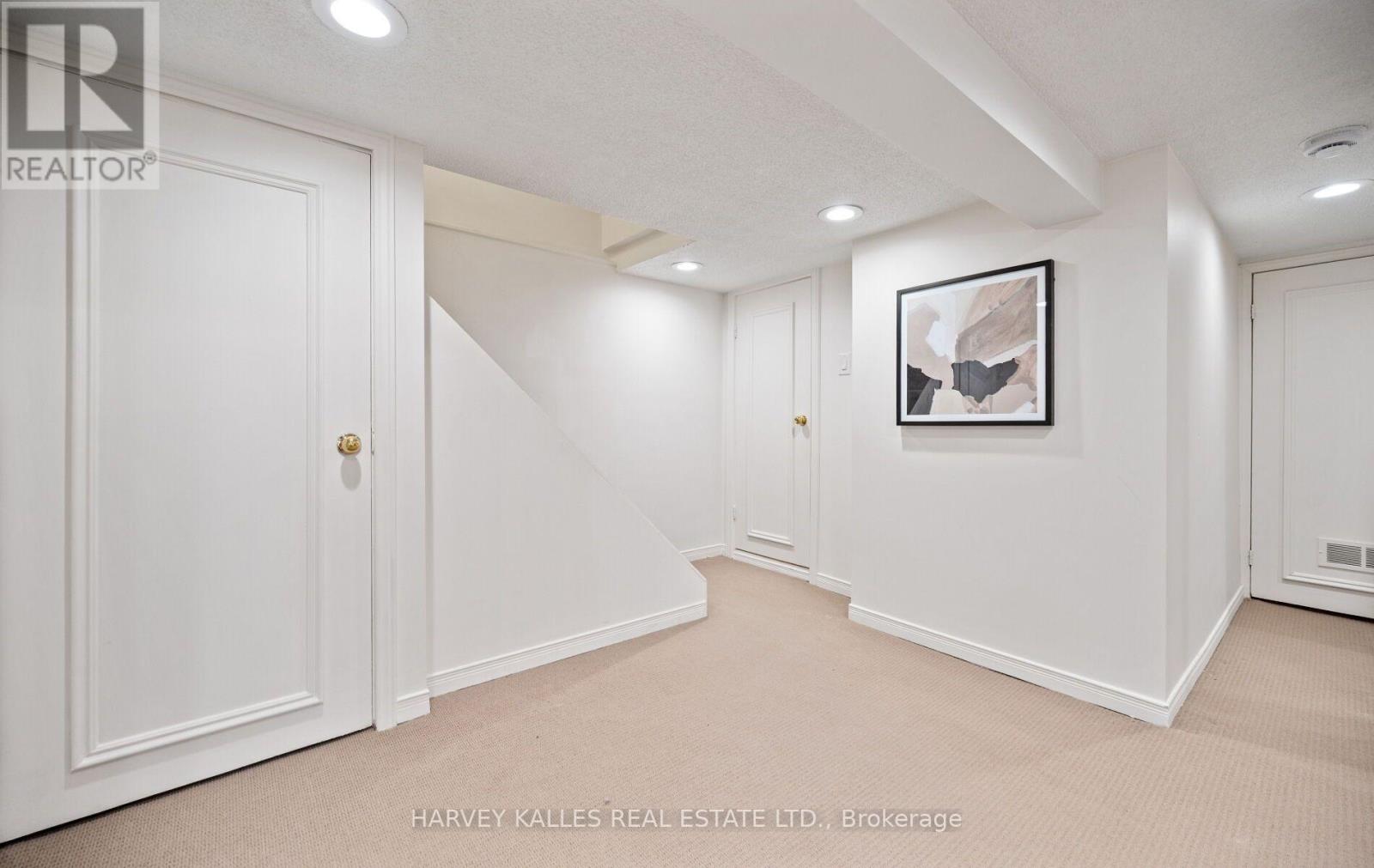 494 ROSELAWN AVENUE - 32