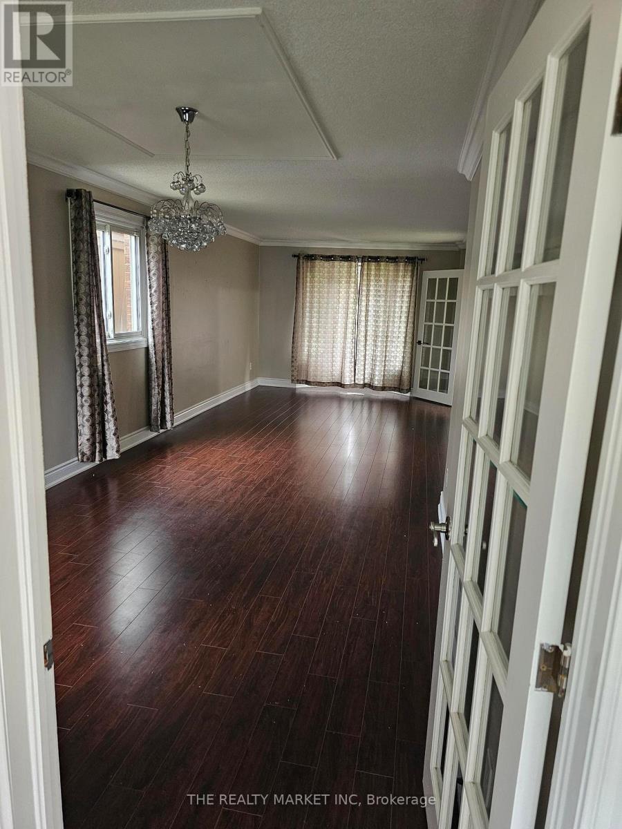 102 WILLIAM STEPHENSON DRIVE - 4