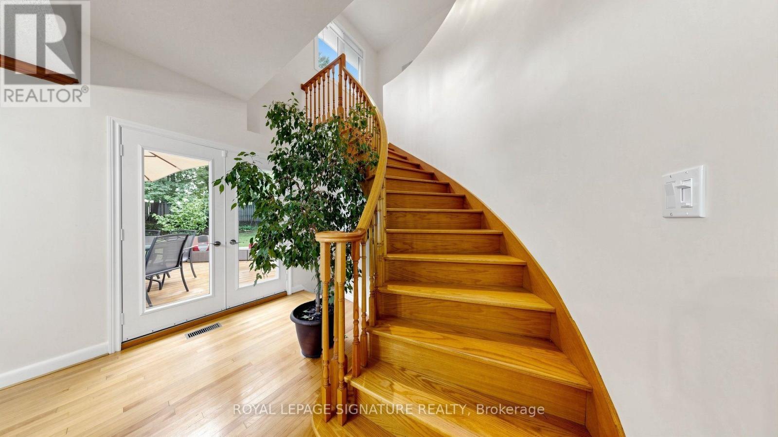 8 WINDY RIDGE DRIVE - 26