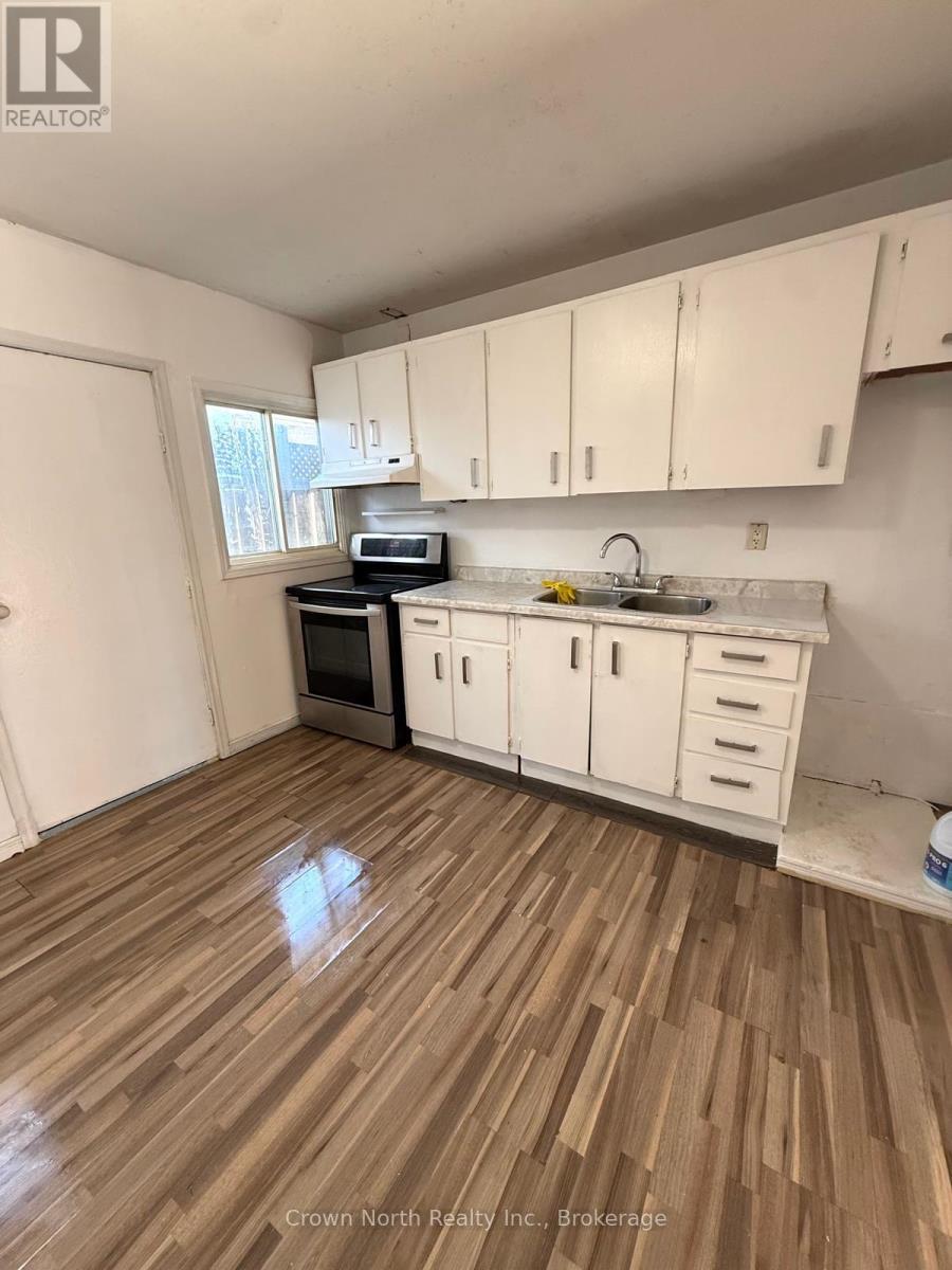 606 HOSKIN AVENUE, Oshawa (Donevan) — photo 2