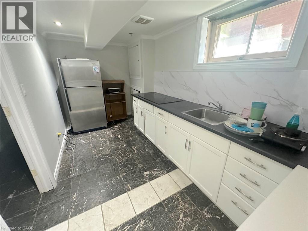 70 ELLIS Avenue - 18