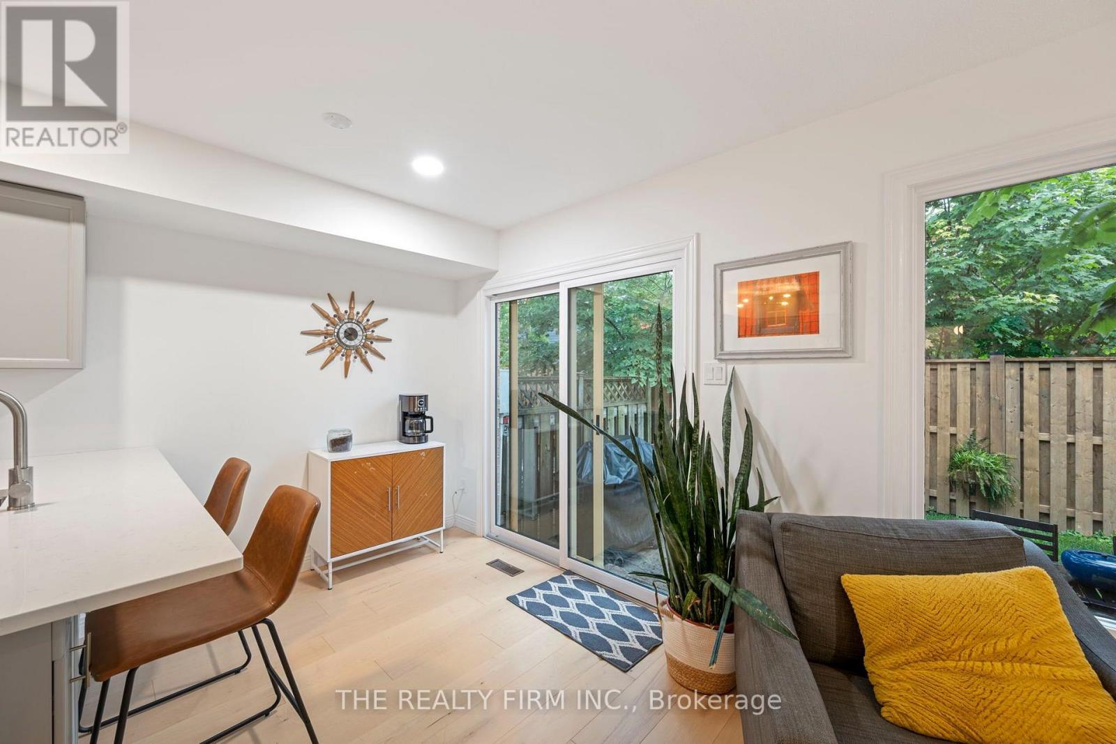 #12 810 MAITLAND STREET - Image 15