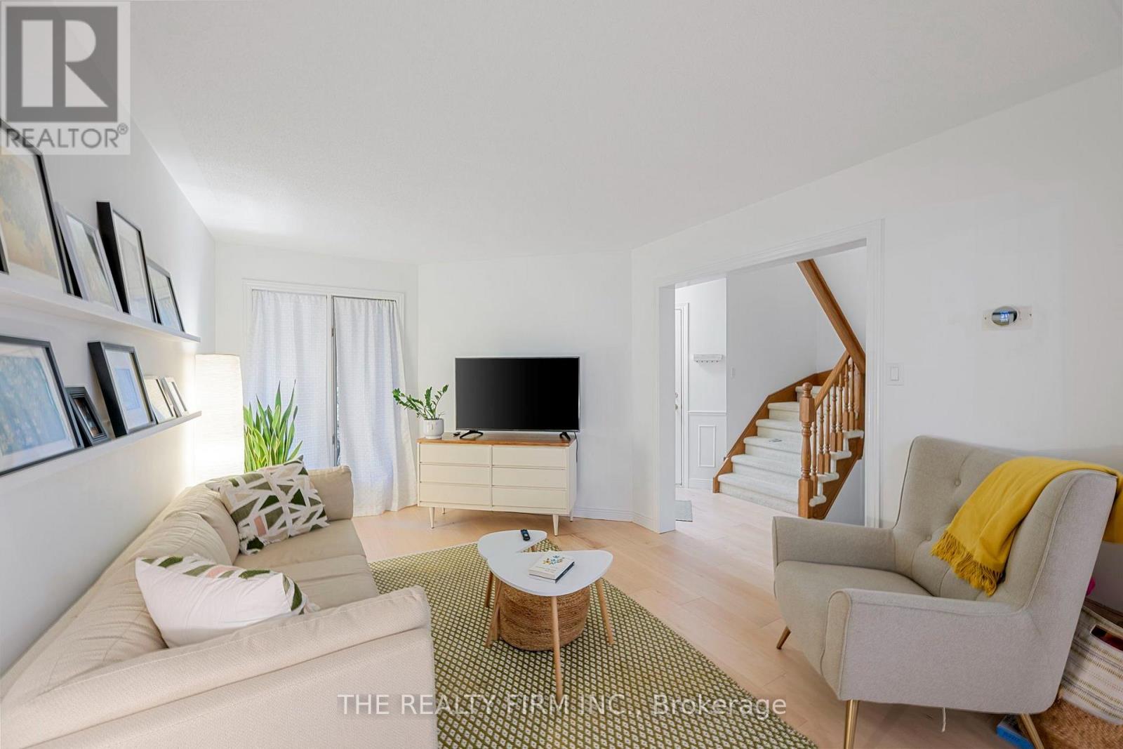 #12 810 MAITLAND STREET - 6