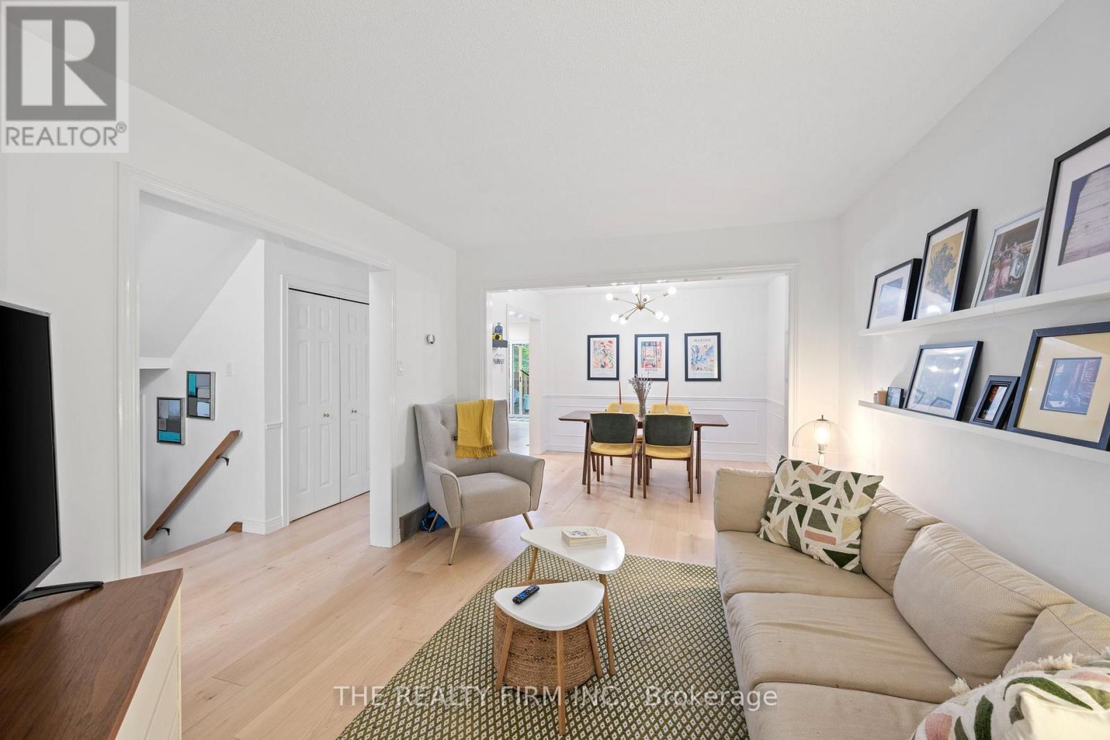 #12 810 MAITLAND STREET - Image 9