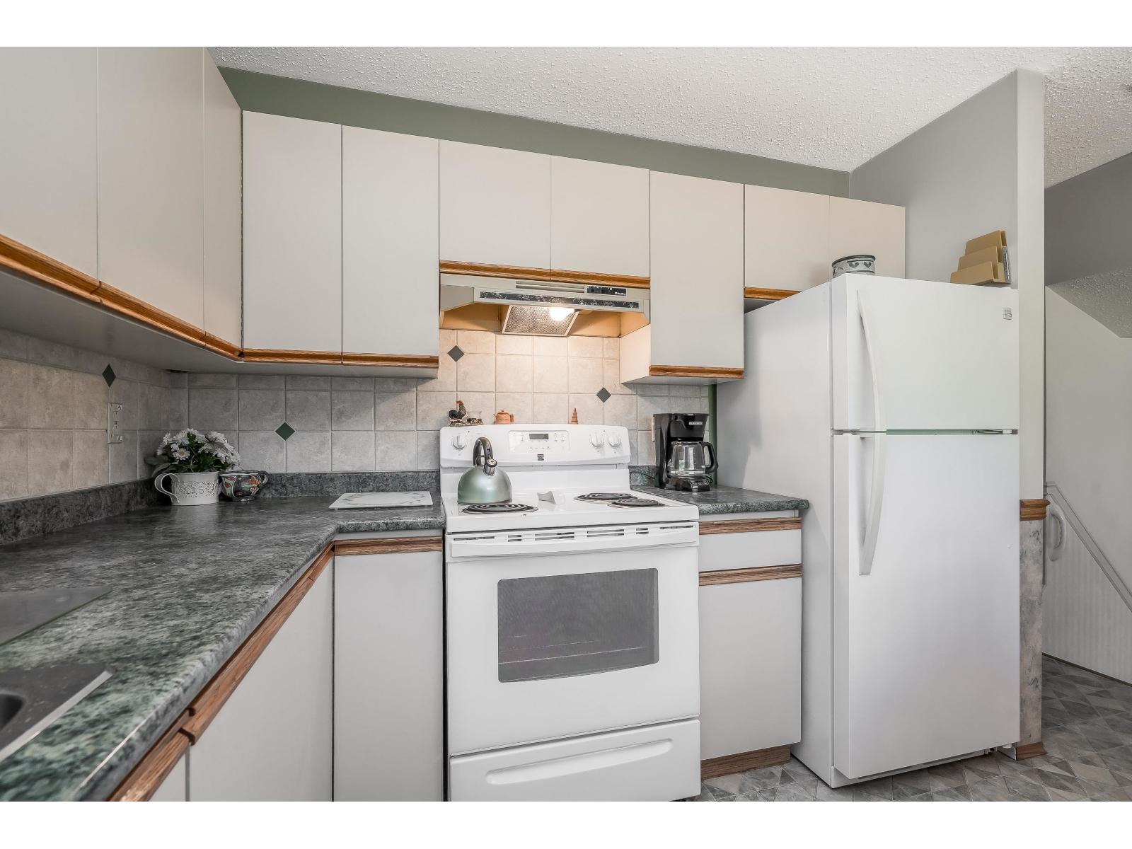 3 Bed, 3 Bath House for Sale in Surrey – 6329 195 STREET, Surrey – MLS# R3151468 - Image 15
