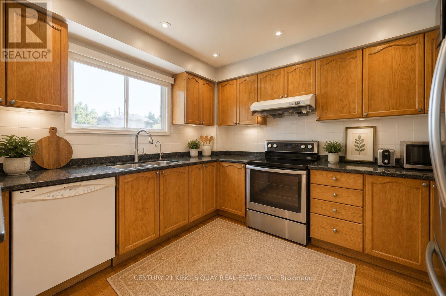 25 WESTMORELAND COURT - 14