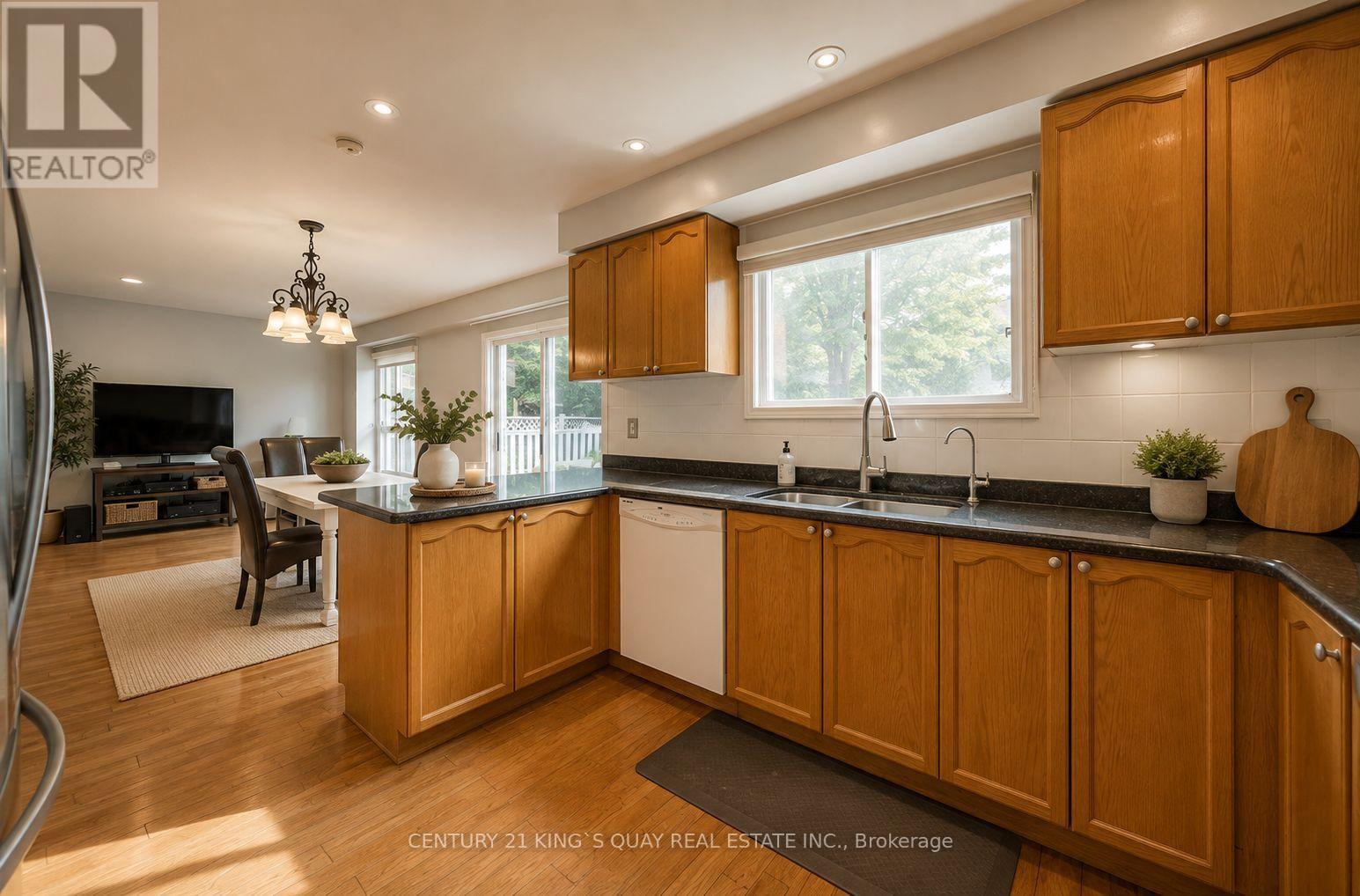 25 WESTMORELAND COURT - 17