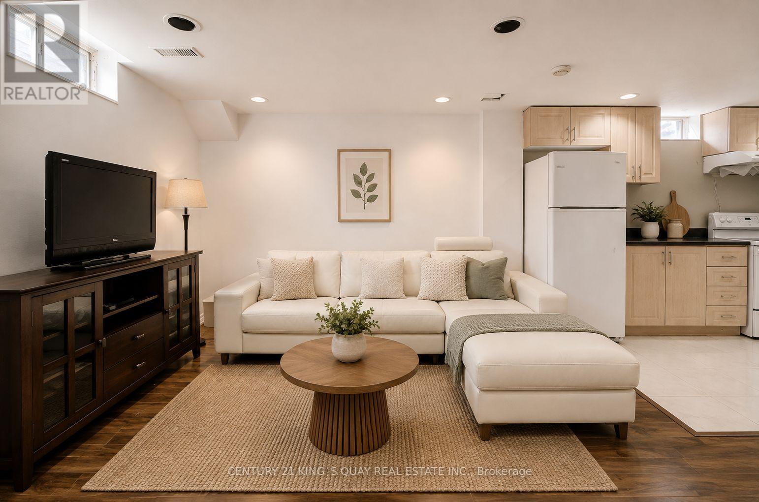 25 WESTMORELAND COURT - 34
