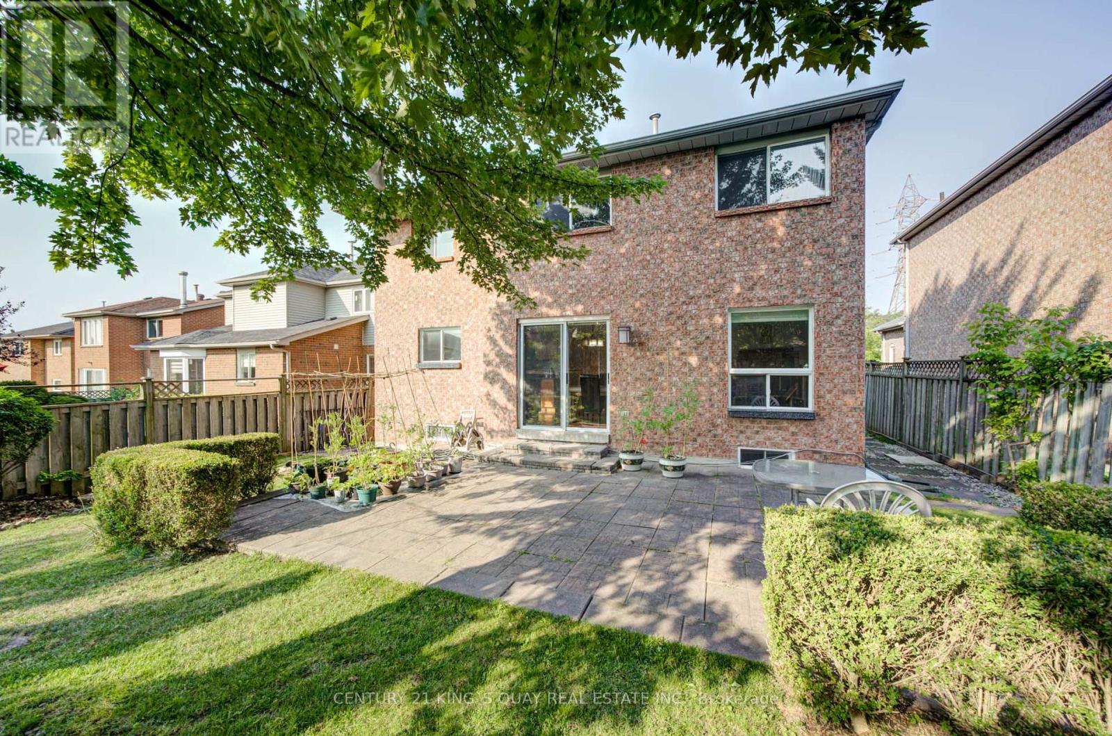 25 WESTMORELAND COURT - 46