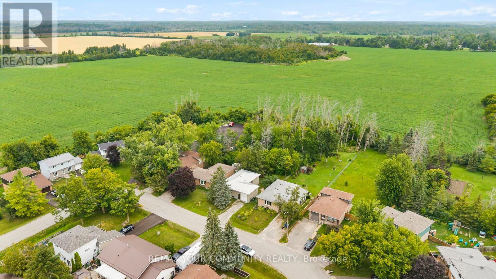 566 HIGHLAND CRESCENT - 35