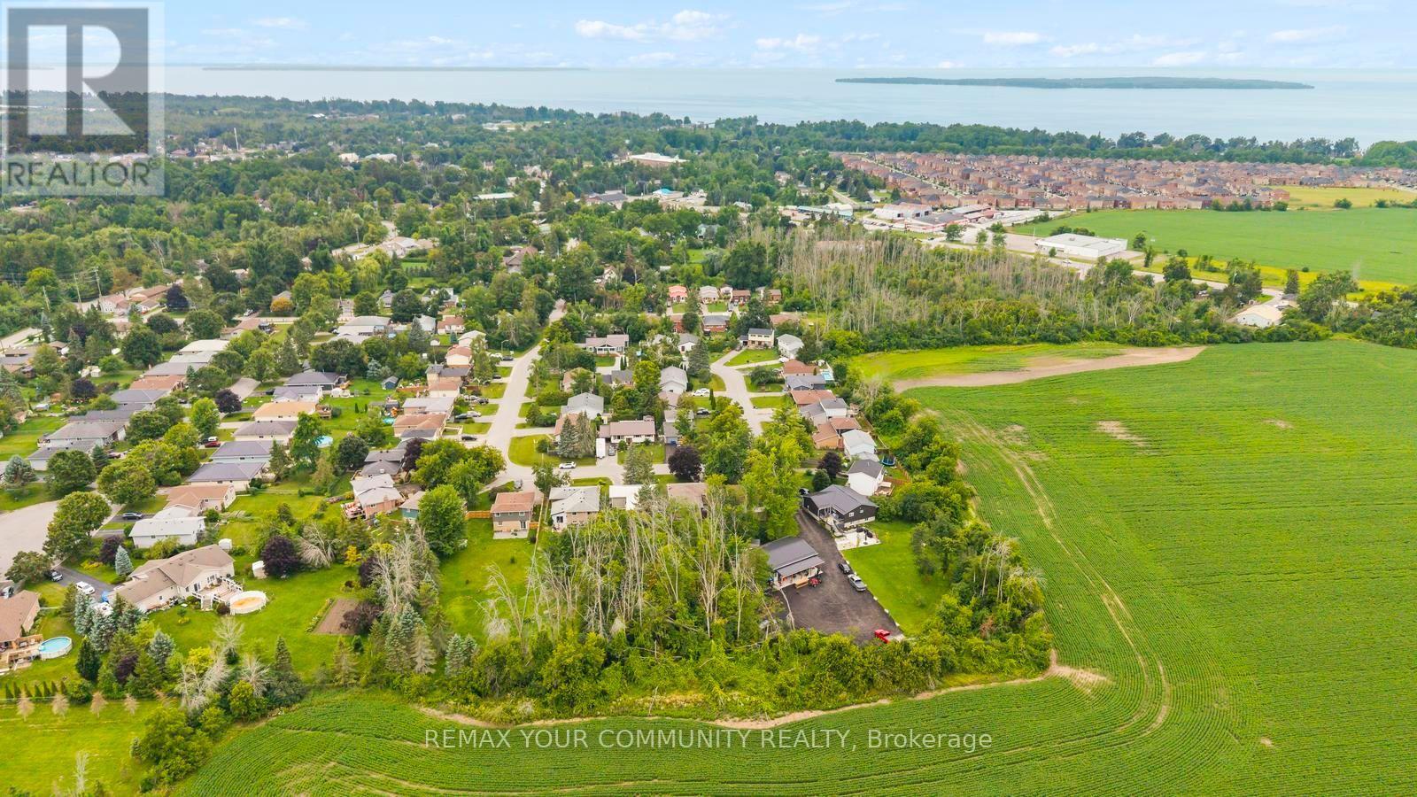 566 HIGHLAND CRESCENT - 37