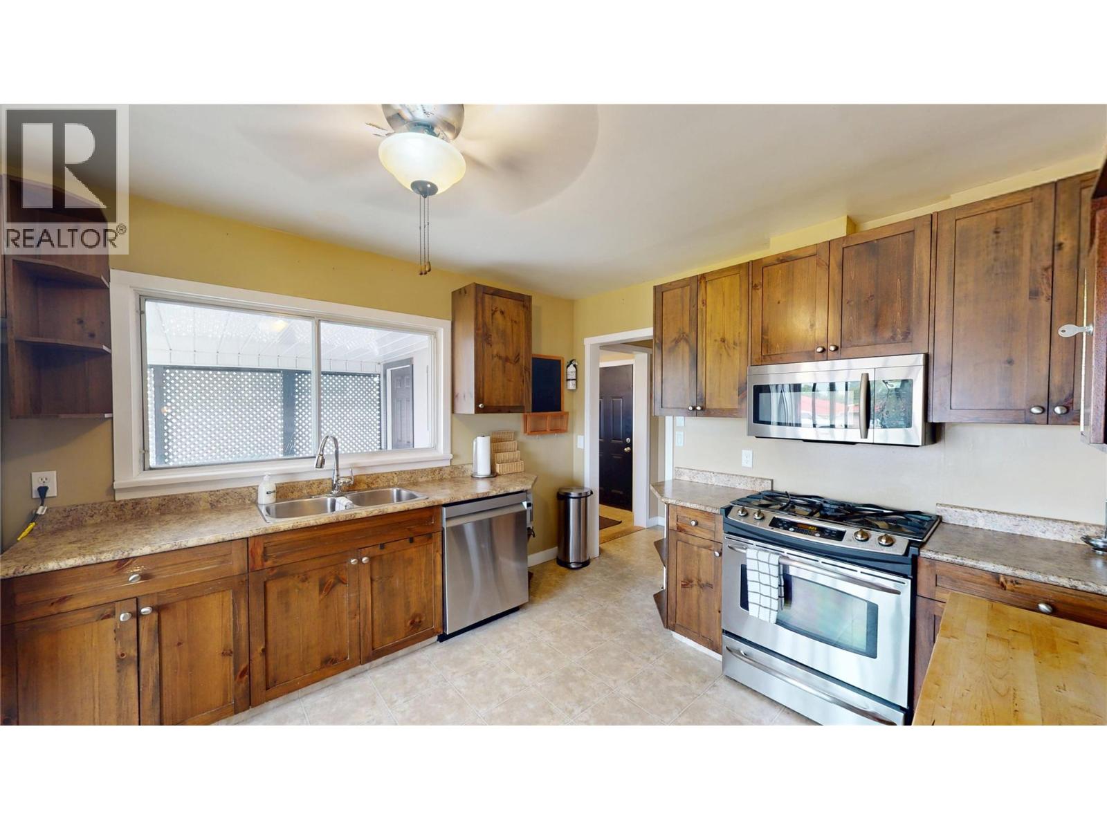 315 5 Street S - Image 6