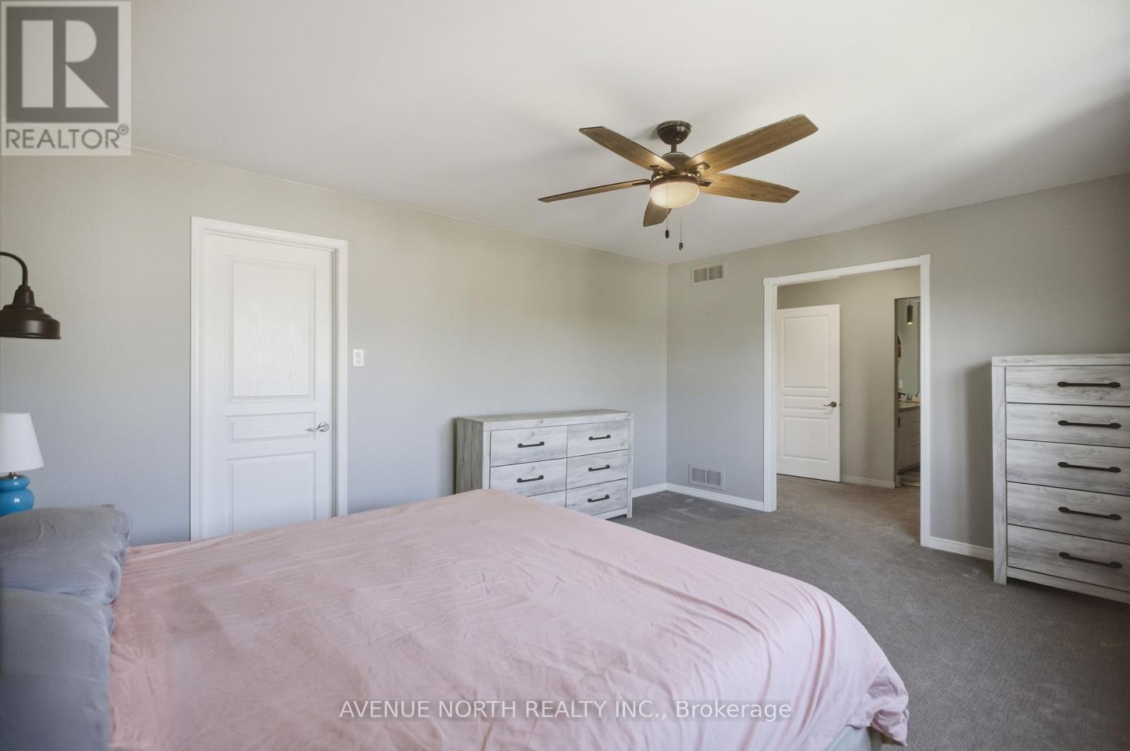 556 MAZARI CRESCENT - 22