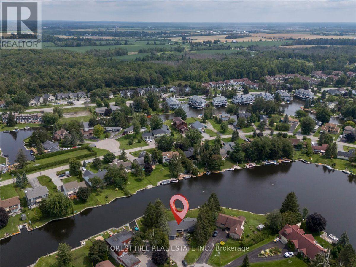 21 PINETREE COURT - 36