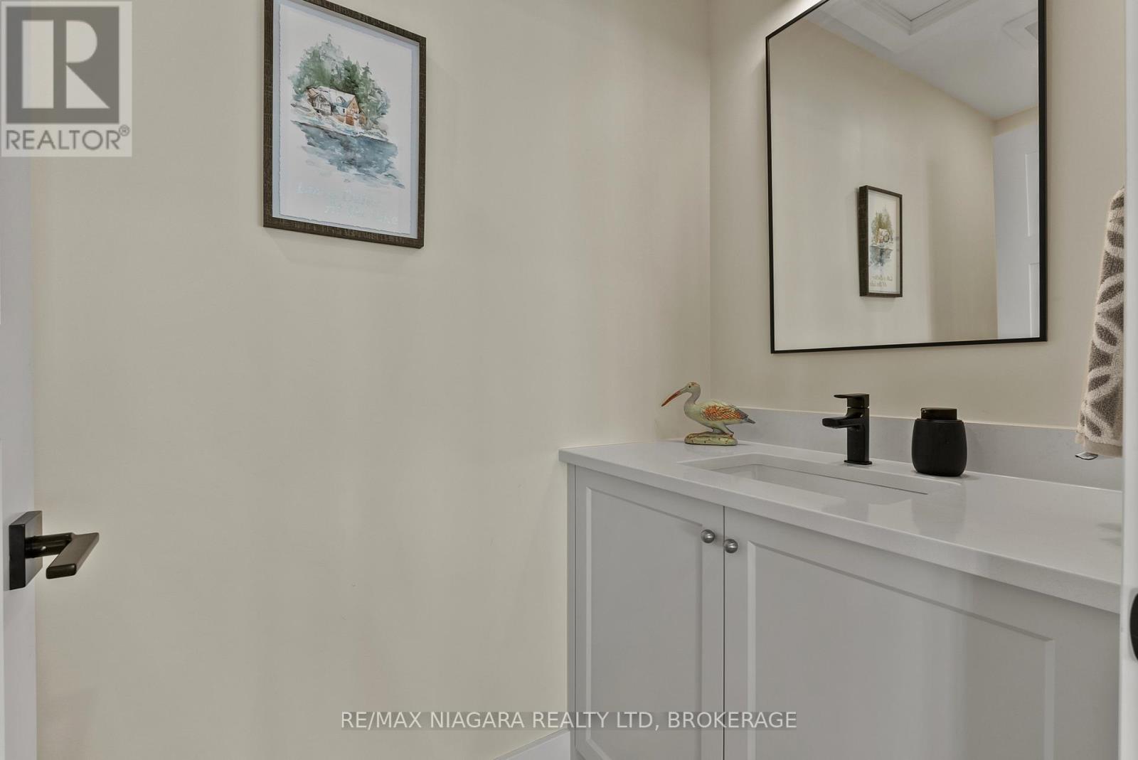 11605 BEACH ROAD W - Image 11