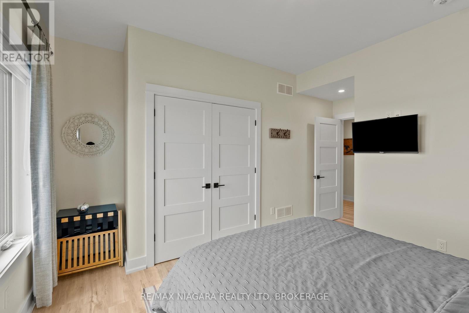 11605 BEACH ROAD W - Image 23