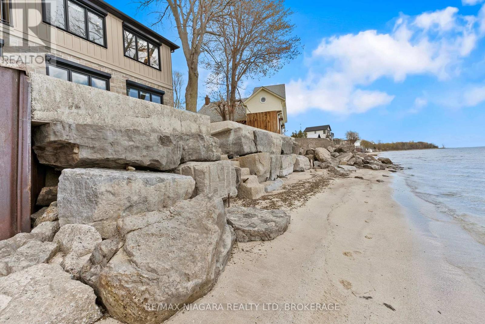 11605 BEACH ROAD W - Image 35