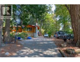 Porch - 6311 Rodolph Rd, Central Saanich, BC V8Z5V9 Photo 10